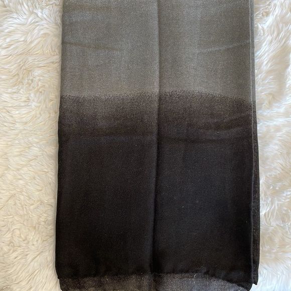 Summer & Rose Scarf Viscose Soft FabFitFun - Picture 2 of 7